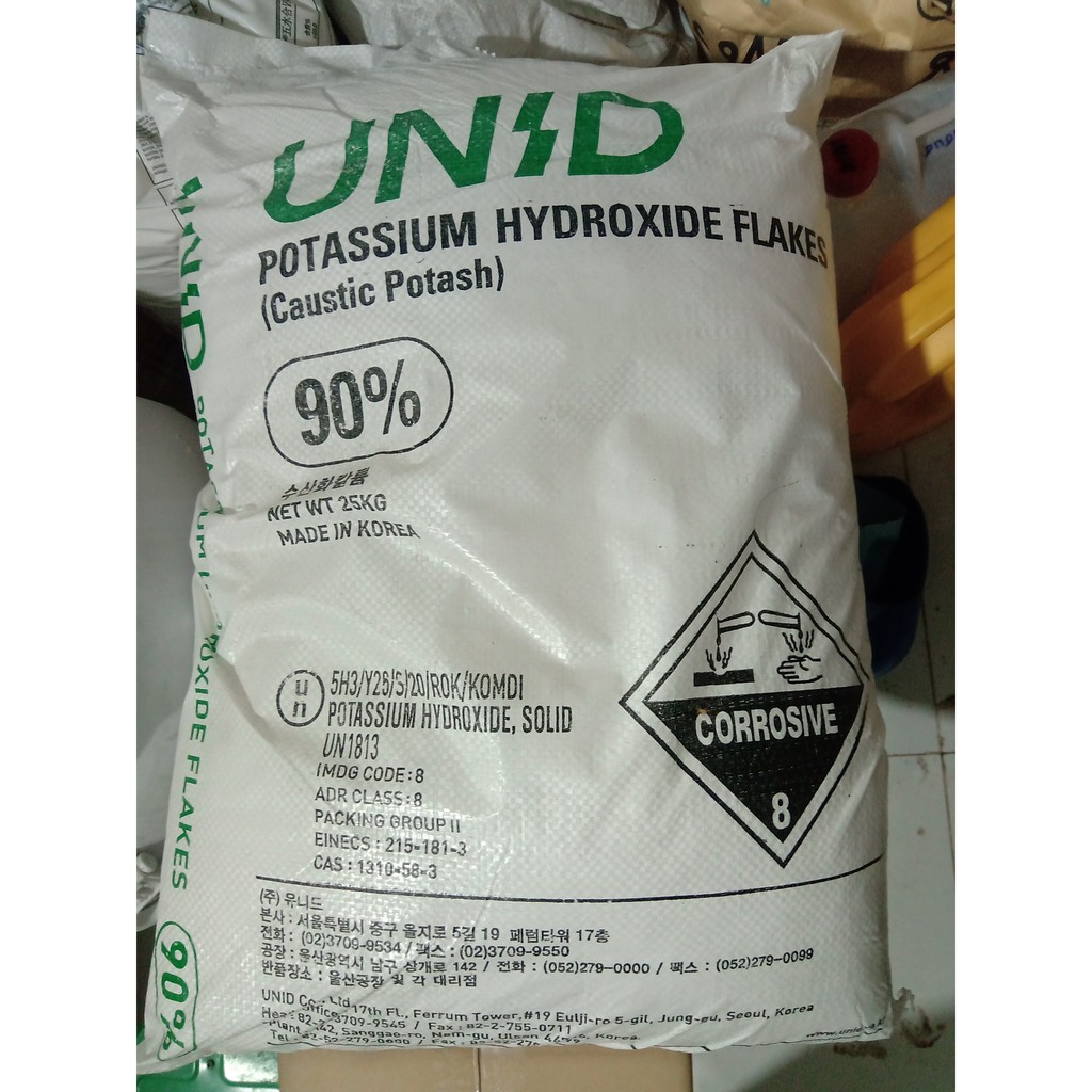 1 bao Potassium hydroxide - KOH - Kali Hydroxide.