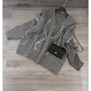 Áo len thừng cổ V form rộng