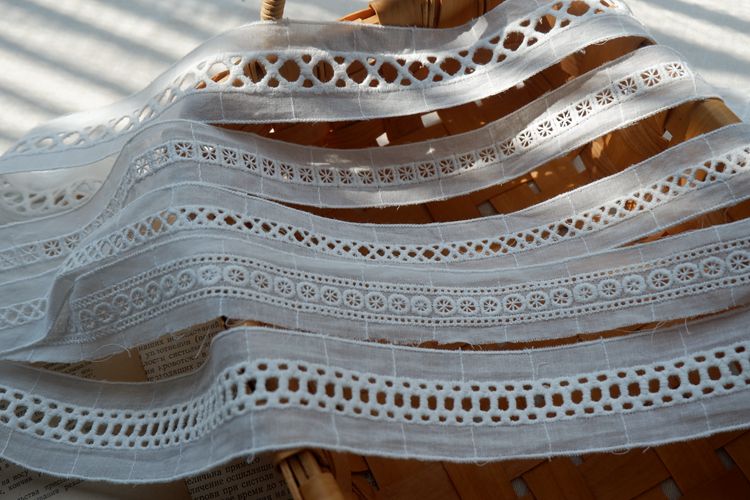 Dây ren cotton 2-4cm phối họa tiết thêu xinh xắn