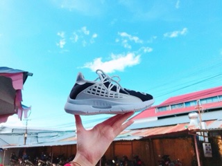 Giày thể thao human race