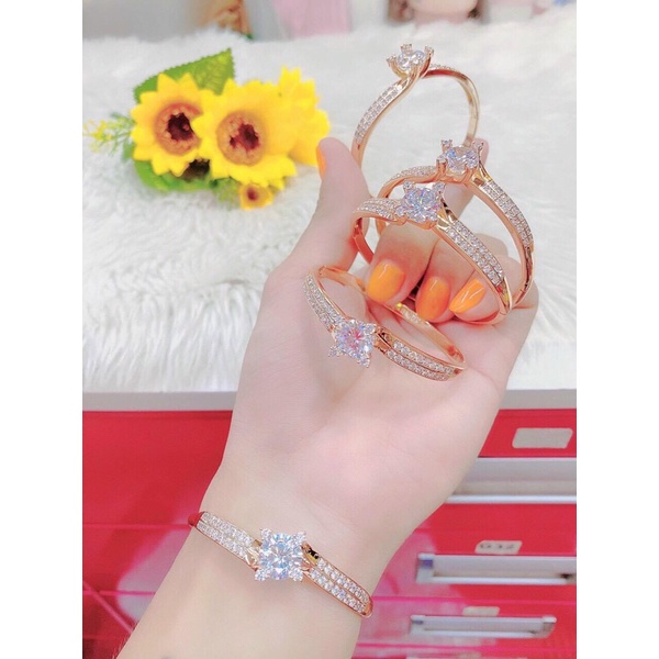 Vòng tay nữ không gỉ khoá cài có khắc kí hiệu KAMI