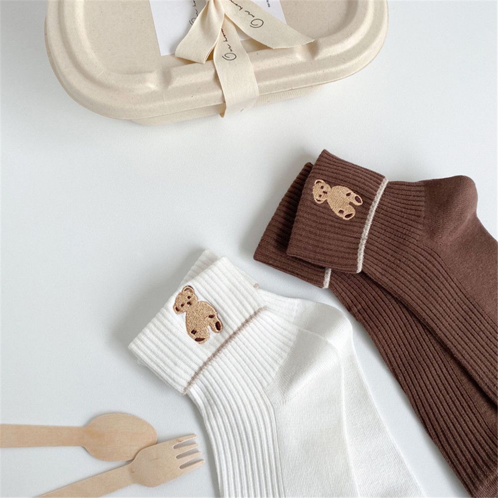 Đôi vớ cổ thấp thêu hình gấu hoạt hình nhiều màu sắc thời trang sành điệu cho nữ