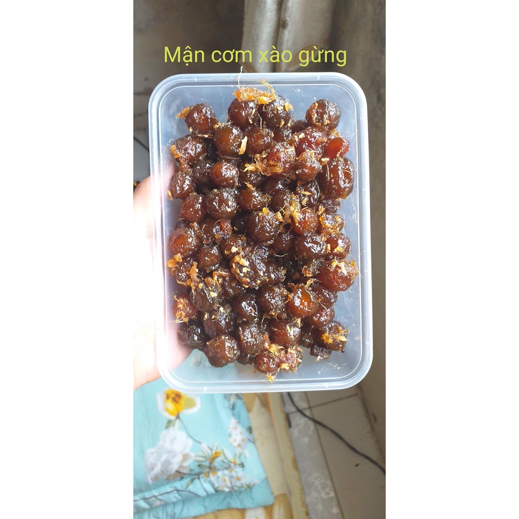 Mận cơm xào gừng 2 gói mỗi gói 100g date 12 tháng.