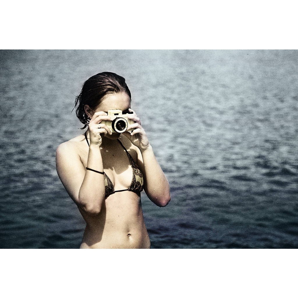 Phim Lomography Metropolis XR ISO 100-400, Màu Color, 120 x 12 Kiểu Vuông, Out Date Nhẹ Cho Máy Ảnh Film - LIIQ Flash