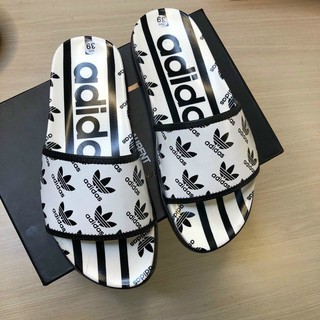 Dép quai nam quai ngang hoa tiết độc đáo cho giới trẻ