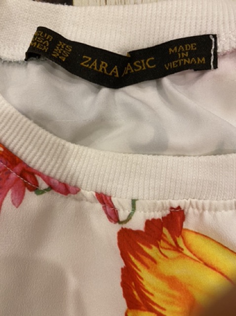 Váy hoa suông dài Zara Basic màu rất Tây sz XS cho nữ dưới 56kg