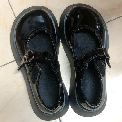 Giày Mary Janes khuy tim xinh xắn