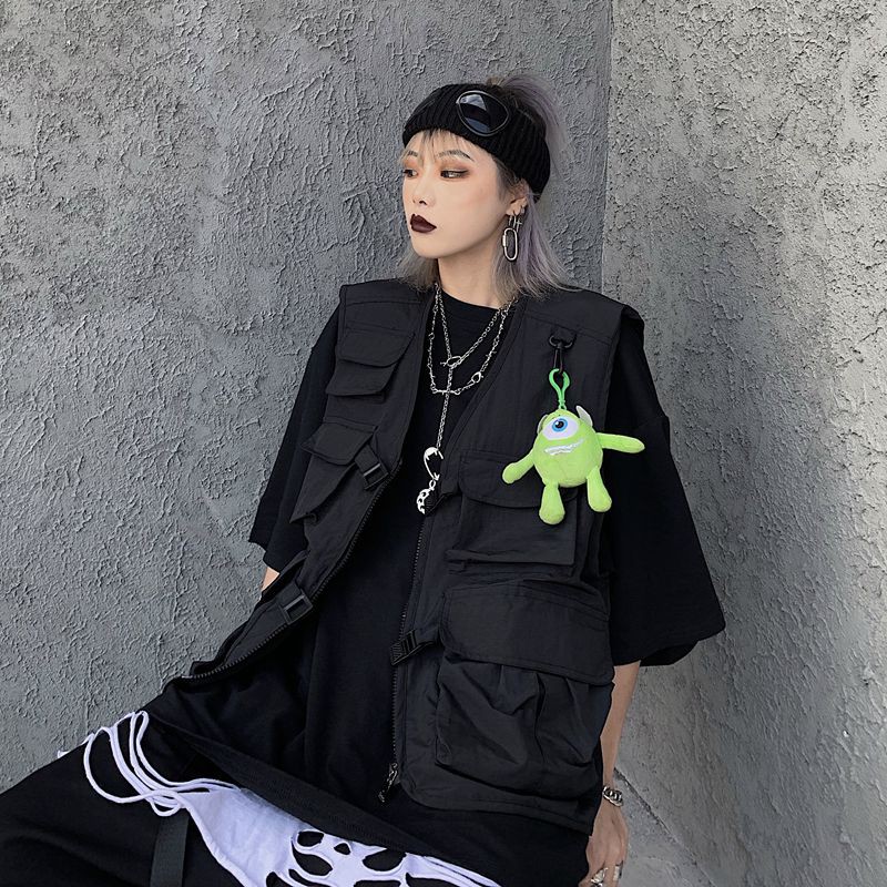 Áo khoác sát nách phối túi lớn phong cách chiến thuật cá tính | BigBuy360 - bigbuy360.vn