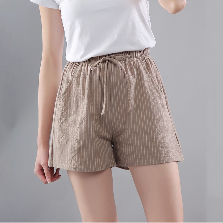 Quần short nữ sọc kẻ suông QT36