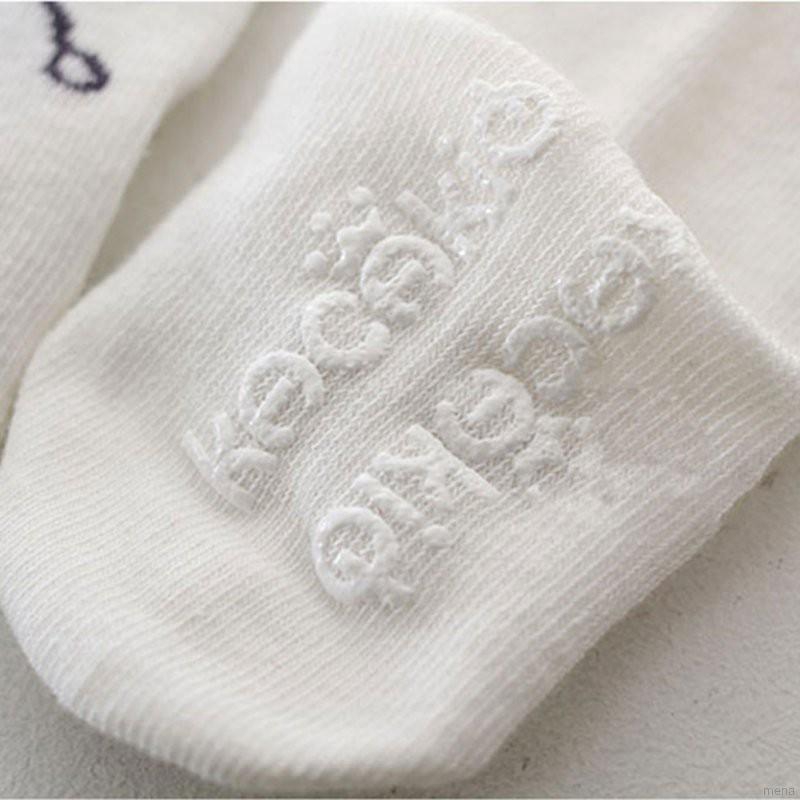 Đôi vớ họa tiết hoạt hình dễ thương sành điệu cho bé