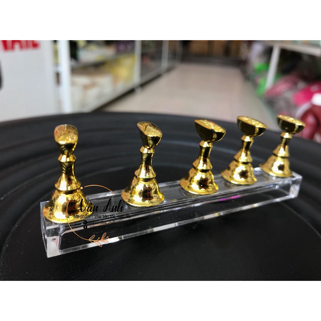 Đế móng tập vẽ, tập sơn nam châm