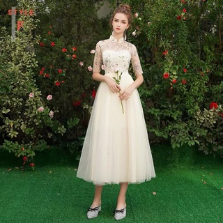 Váy Prom màu kem trễ vai