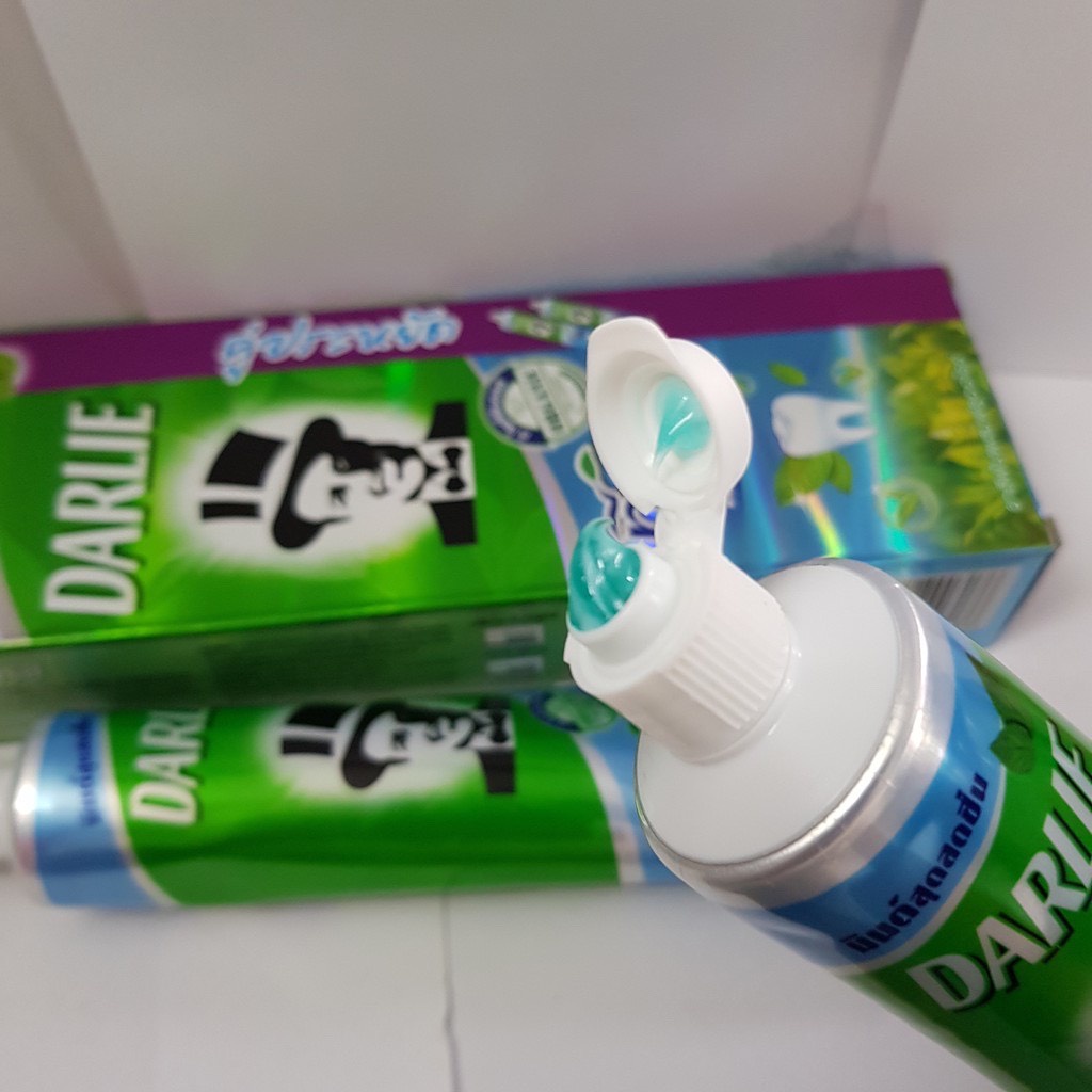Kem Đánh Răng Darlie Ông Tây Trà Xanh 160g x 2 tuýp Thái Lan