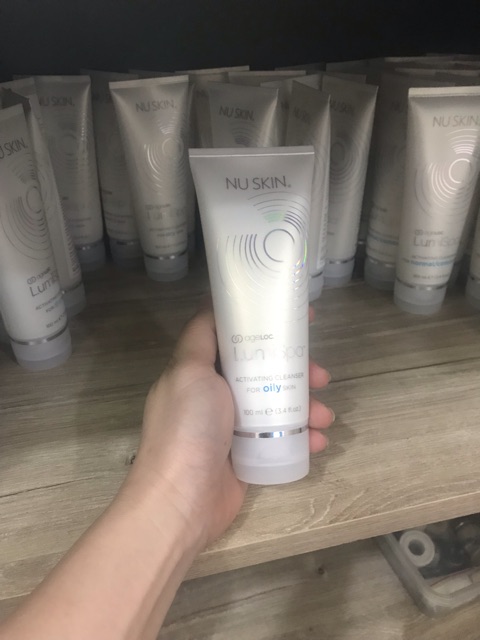 SỬA RỬA MẶT LUMISPA NUSKIN