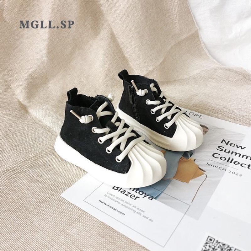 Giầy thể thao bé trai