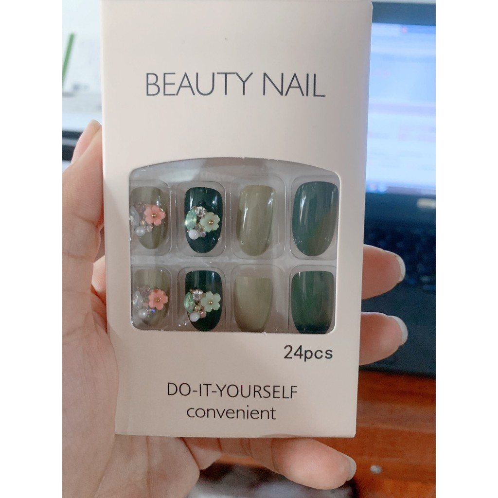 Set 24 móng tay giả đính charm hoa kèm đá lấp lánh móng ngắn đẹp thanh lịch CF