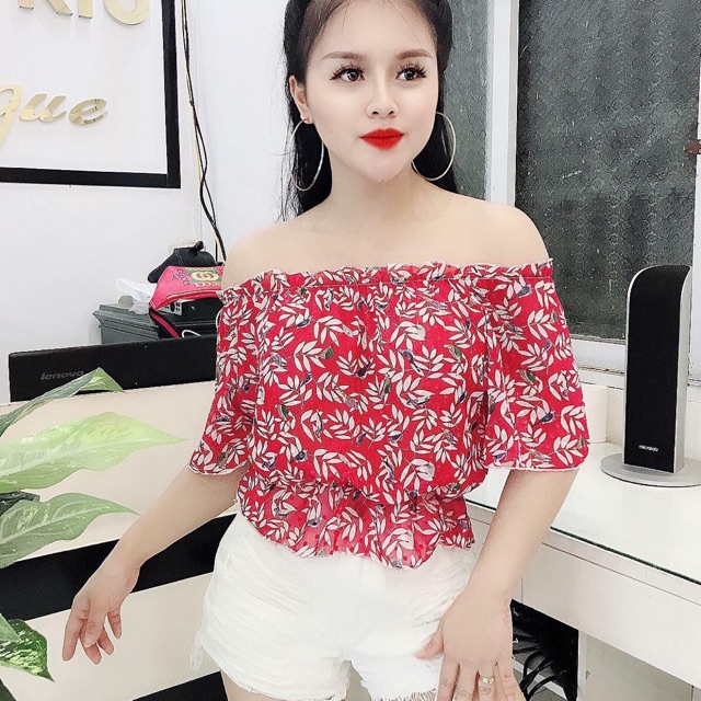 Áo von hoa trễ vai