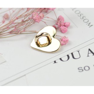 Hook gắn nametag