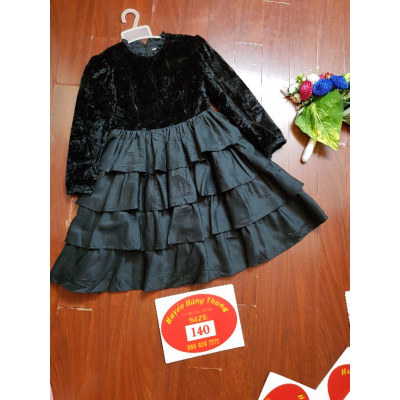 váy nhung bèo tầng
