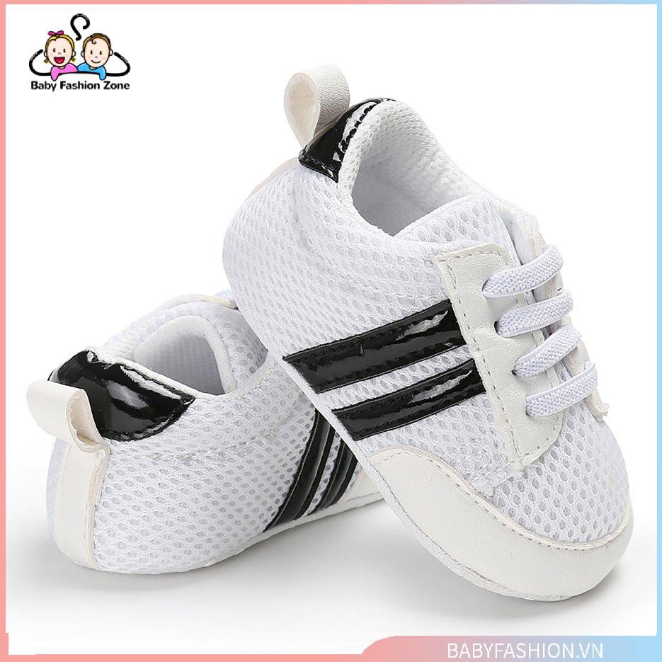 Giày Sneaker Cao Su Tập Đi Chống Trượt Cho Bé (0620)