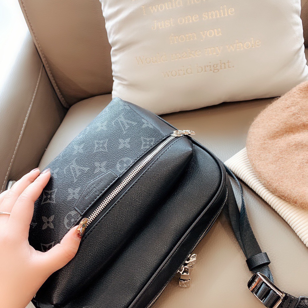 Túi xách nam đeo chéo dáng hộp messenger họa tiết hoa đen cao cấp