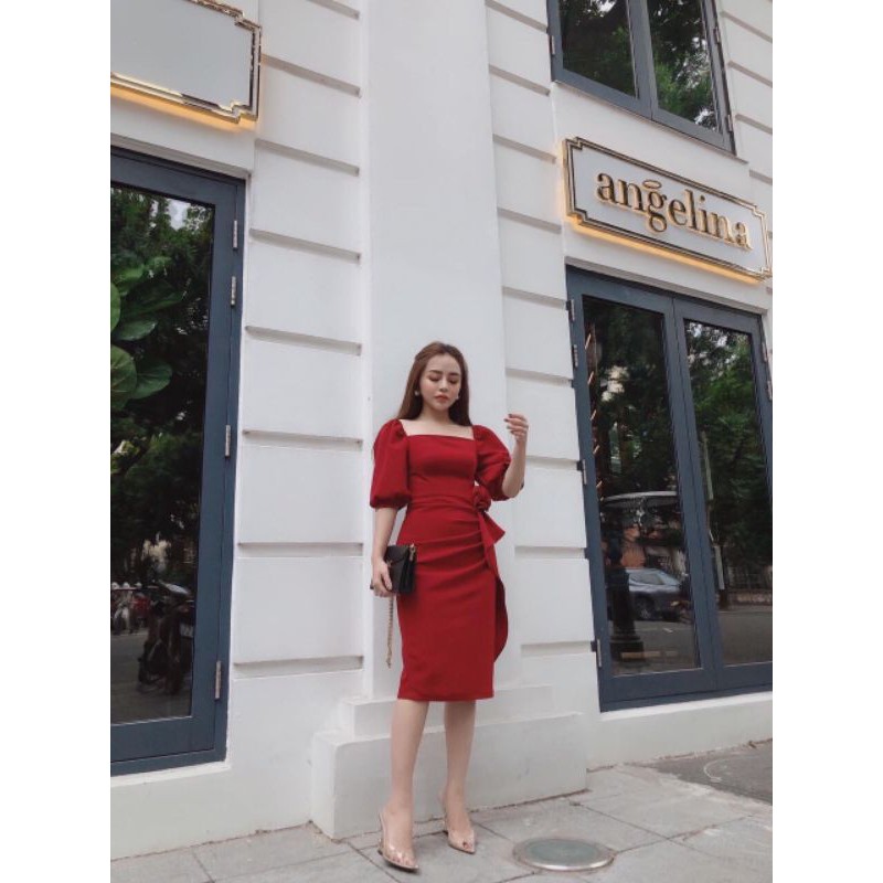 Đầm body cổ vuông kết bông eo xinh xắn