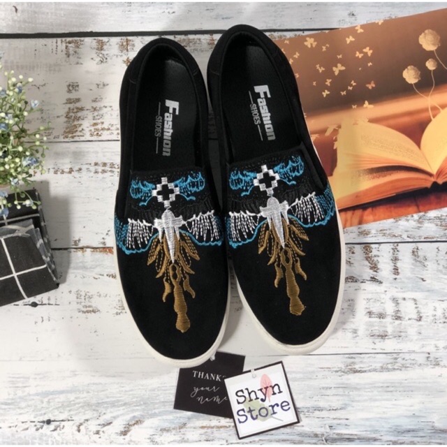 Giày slipon nam thêu cánh xanh đỏ (free ship) đế cao su | BigBuy360 - bigbuy360.vn