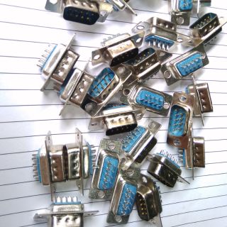Cổng com đực 9 chân