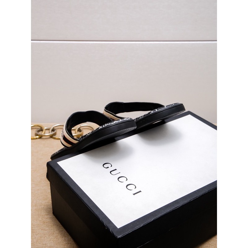 Dép xỏ ngón thời trang cho nam Gucci GC da thật cao cấp có đính Logo GG kim loại