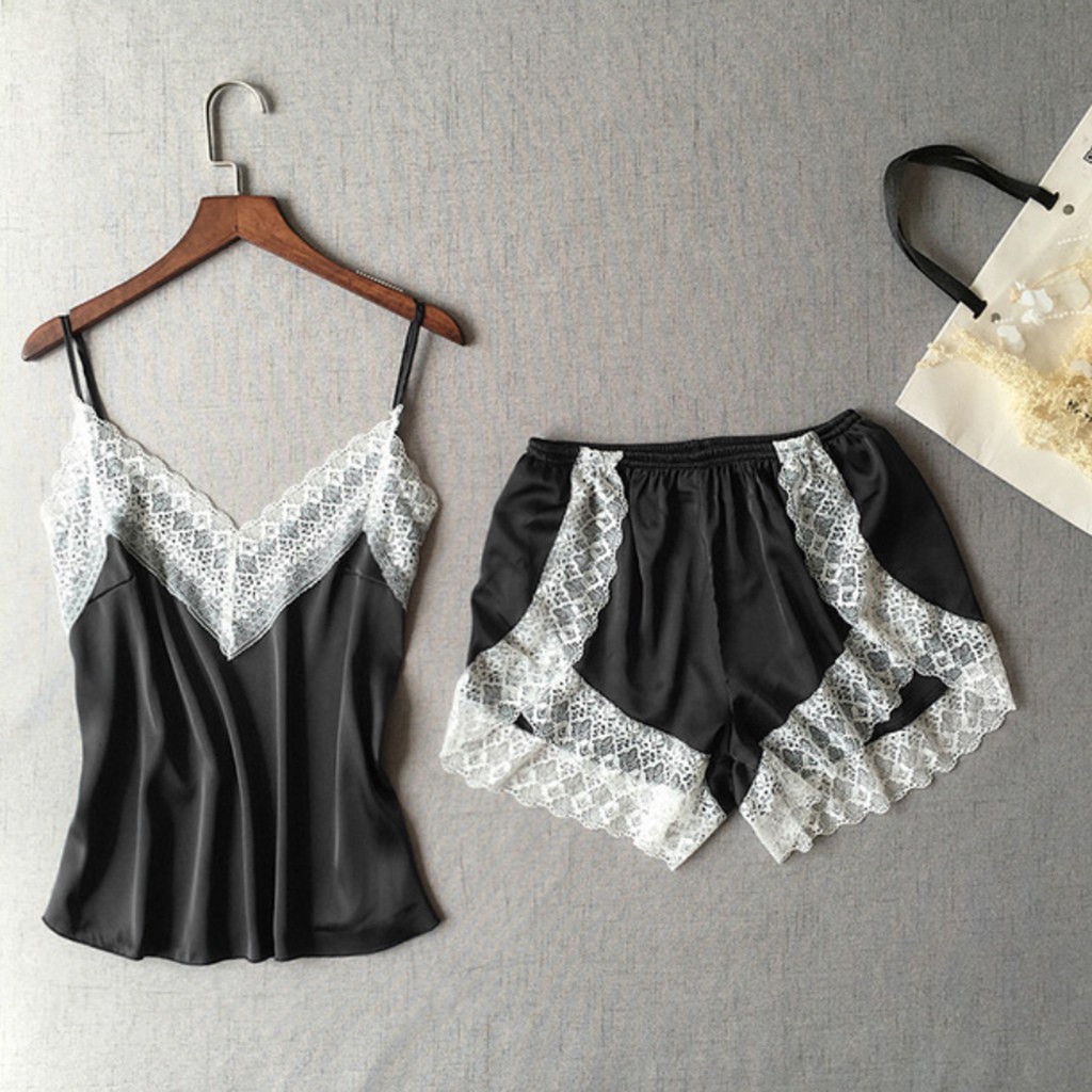 Bộ đồ ngủ phối ren hoa áo 2 dây cổ chữ V + quần ngắn quyến rũ cho nữ | BigBuy360 - bigbuy360.vn