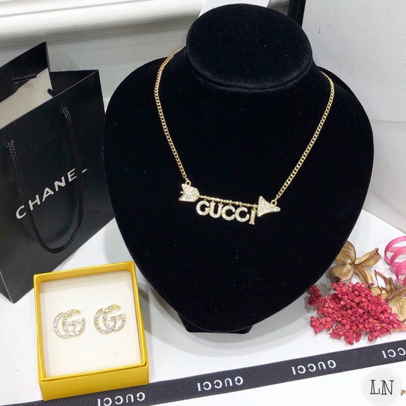 Vòng cổ chocker các mẫu