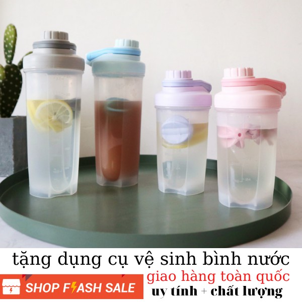 Bình lắc NHỰA CAO CẤP BÌNH NƯỚC THỂ THAO 700ML LOẠI DÀY CÓ QUẢ LẮC bình đựng nước bình nước thể thao