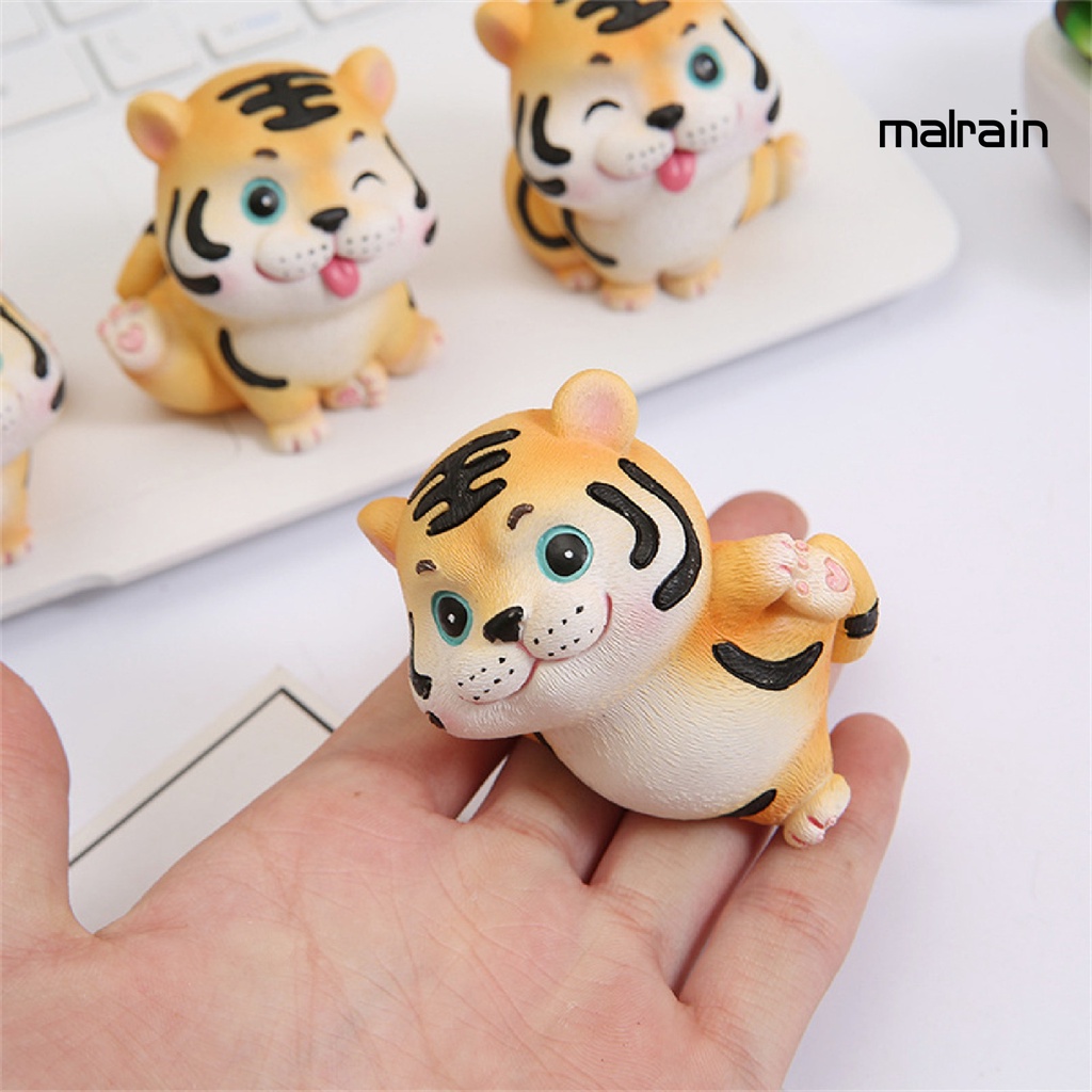 Đồ trang trí Chú Hổ Hoạt Hình Dễ Thương Dùng Để Trang Trí Xe Ô Tô Tiện Dụng