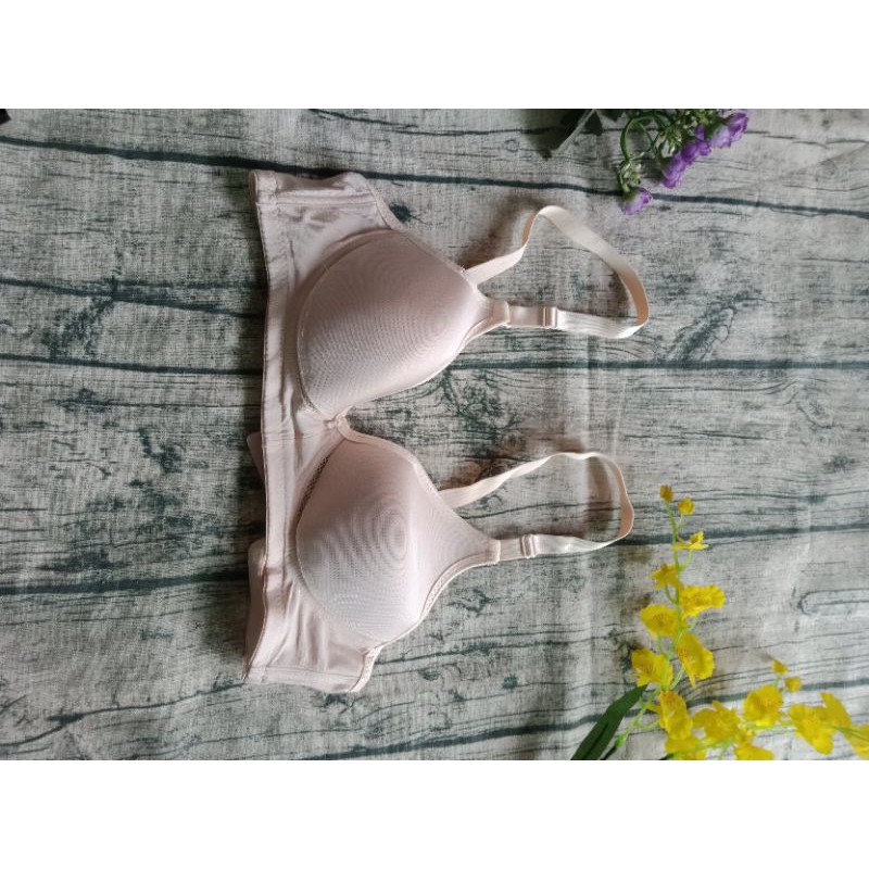 áo ngực màu kem size 32-34