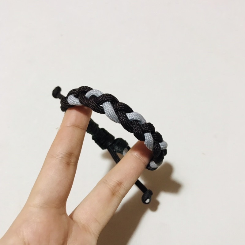 Vòng tay paracord sinh tồn Rasta