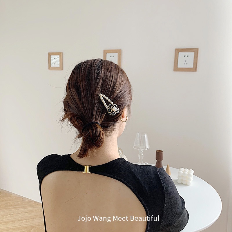 Kẹp Tóc Đính Ngọc Trai Cổ Điển Cha*el- Giống Hoa Trà