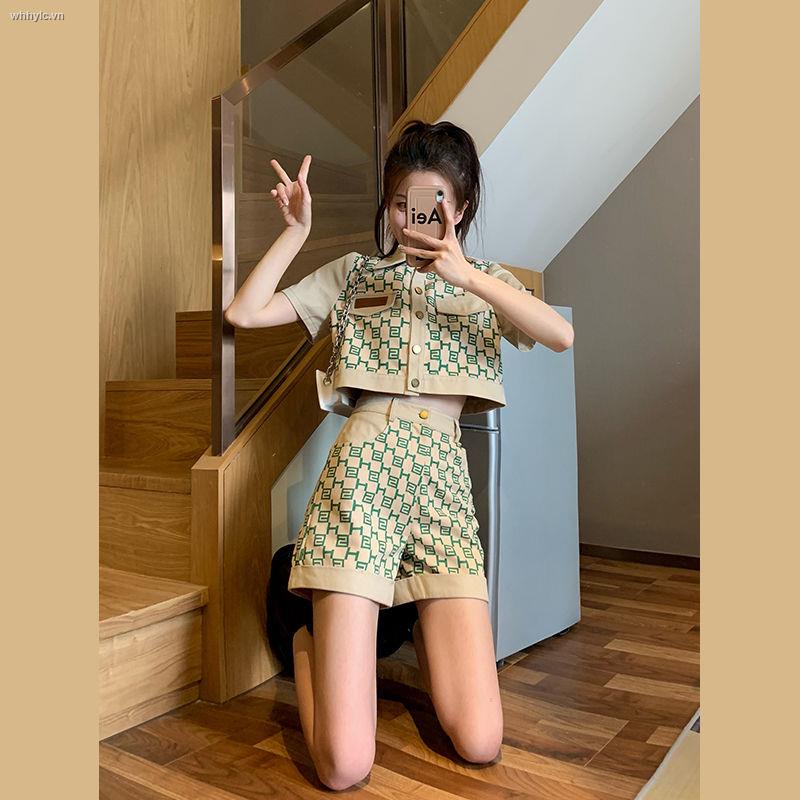 Set áo sơ mi croptop ngắn tay và quần short eo cao thời trang Hàn Quốc cho nữ