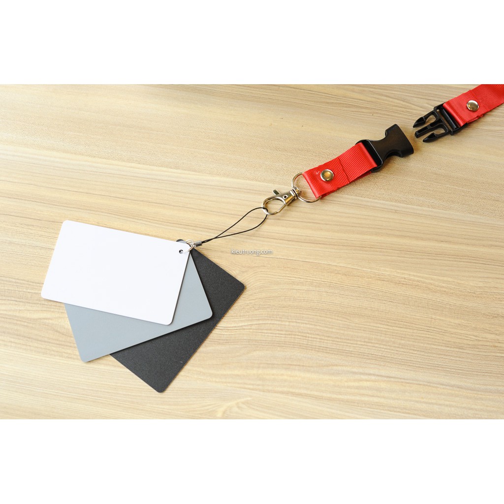 Gray Card 3 màu giúp máy ảnh cân bằng trắng và đo sáng [Kích thước 8.5×5.5 cm và có dây đeo]