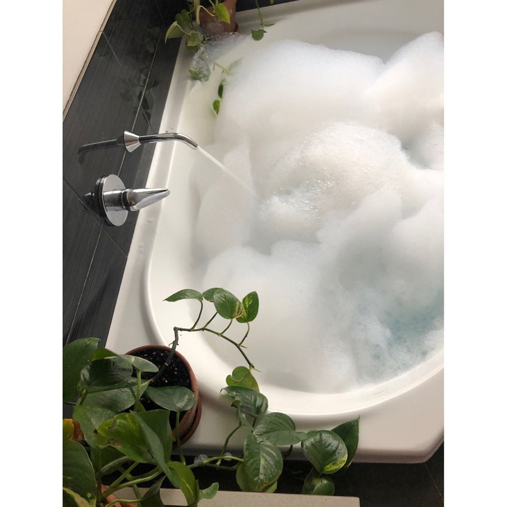 Bánh tạo bọt tắm LUSH - Blue Skies and Fluffy White Clouds Bubble Bar | BigBuy360 - bigbuy360.vn