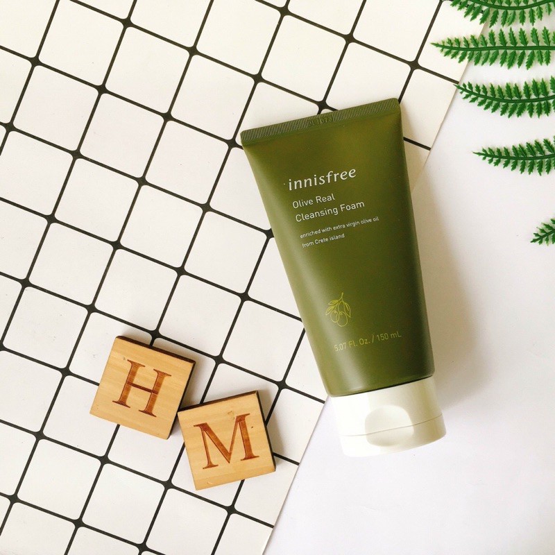 Sữa rửa mặt dưỡng ẩm sâu Innisfree Olive Real Cleansing Foam