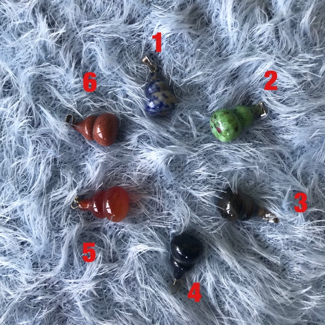 Mặt dây chuyền hồlô