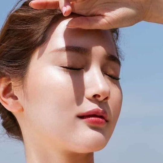 Nước Tẩy Trang Hoa Hồng QUYÊN LARA Cân Bằng Độ PH Dưỡng Ẩm Cho Làn Da,Làm Sạch Sâu Da Từ Bên Trong 100ml