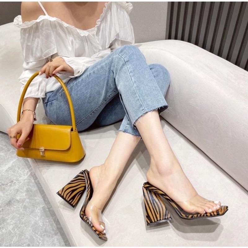 Giày gót bản trong tam giác NGựa VẰn cao 9cm gót tam giác hót hít quai trong. siêu hót