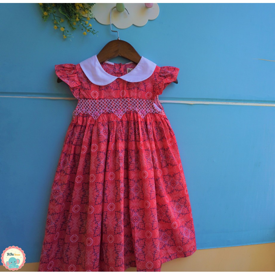 Đầm smock Daisy hồng cổ sen trắng, tay cánh tiên