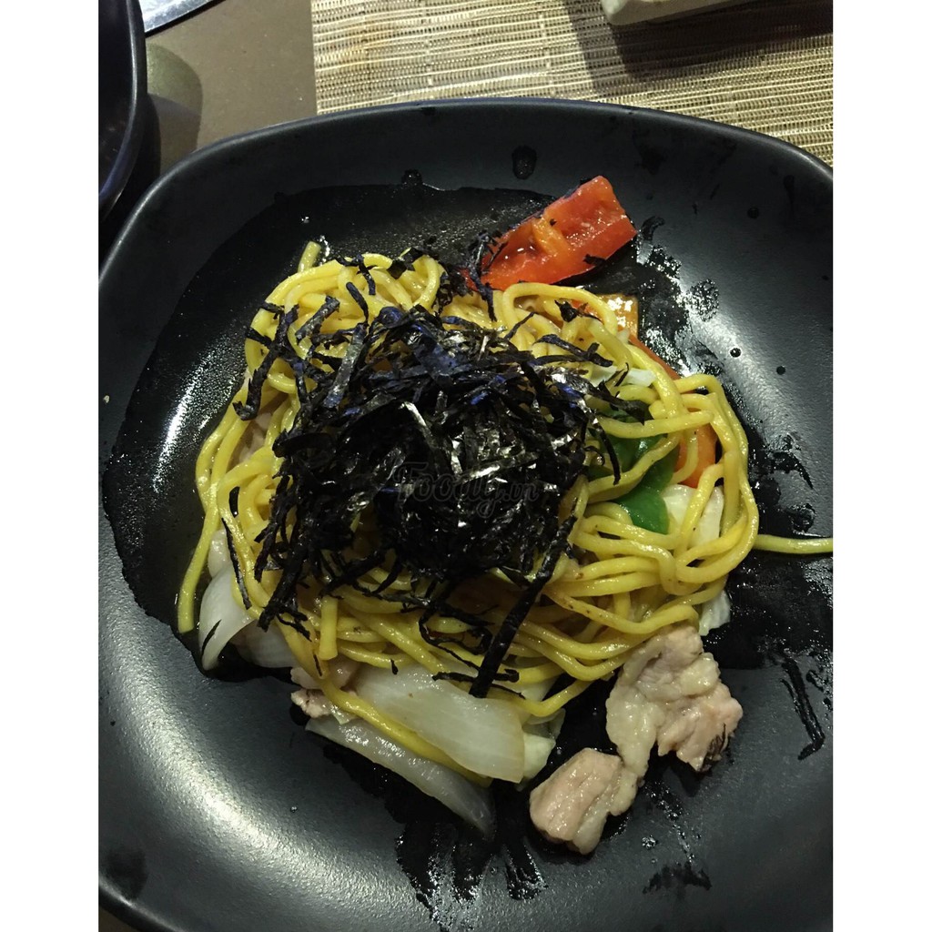 Đĩa nhựa màu đen lớn cao cấp để thịt kiểu Hàn Quốc 25cm LJP1098