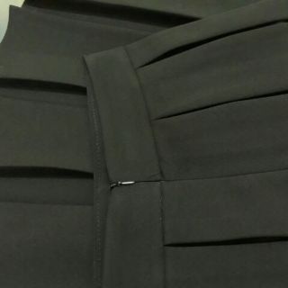 Chân váy xếp ly dáng dài
