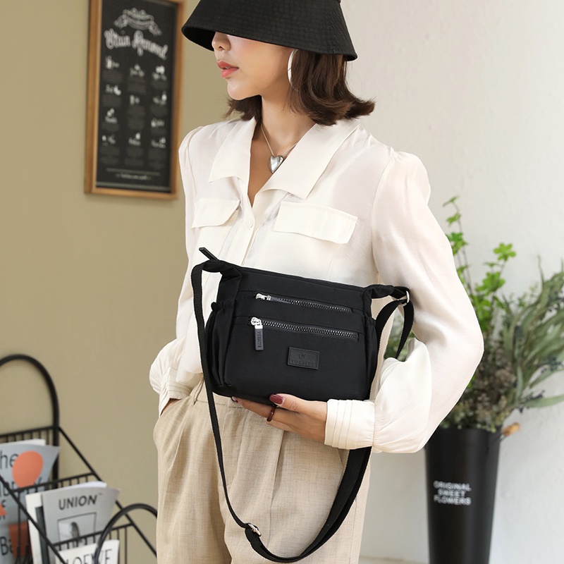 Túi Đeo Chéo Hình Vuông Cỡ Nhỏ Chất Nylon Thiết Kế Đơn Giản Thời Trang Cho Nữ
