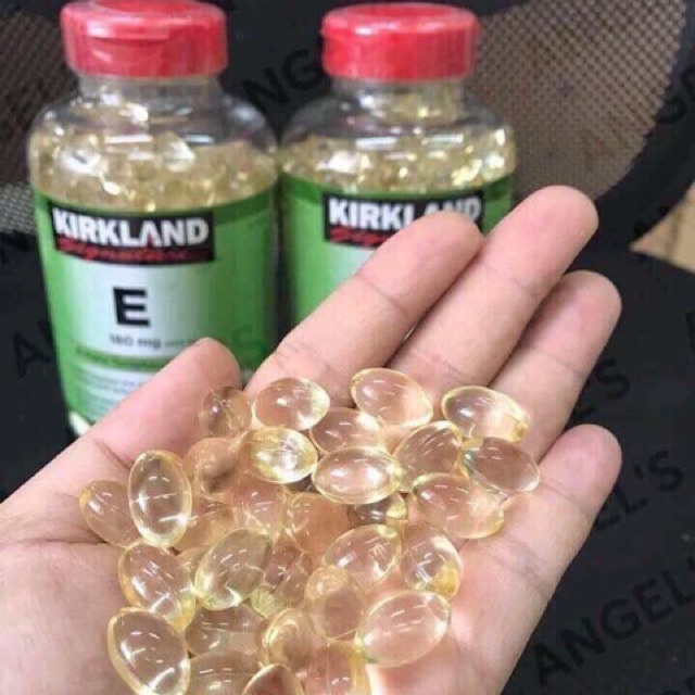 Tách lẽ 50 viên vitamin E dùng thử