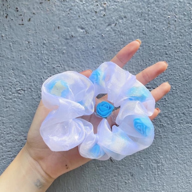 Scrunchies hoa hồng xanh