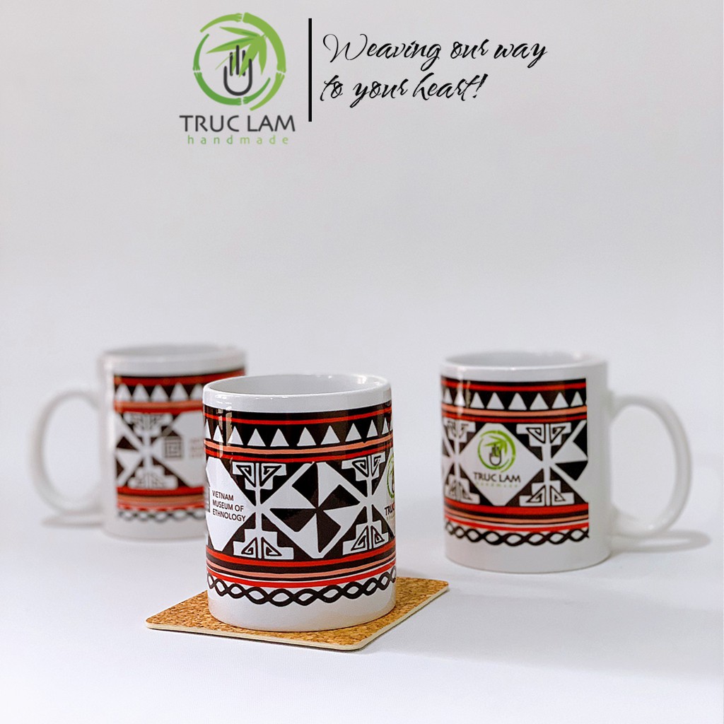 Cốc Uống Nước Có Quai Cầm Chất Liệu Sứ Bát Tràng In Họa Tiết Thổ Cẩm Dân Tộc Thái - Trúc Lâm Handmade